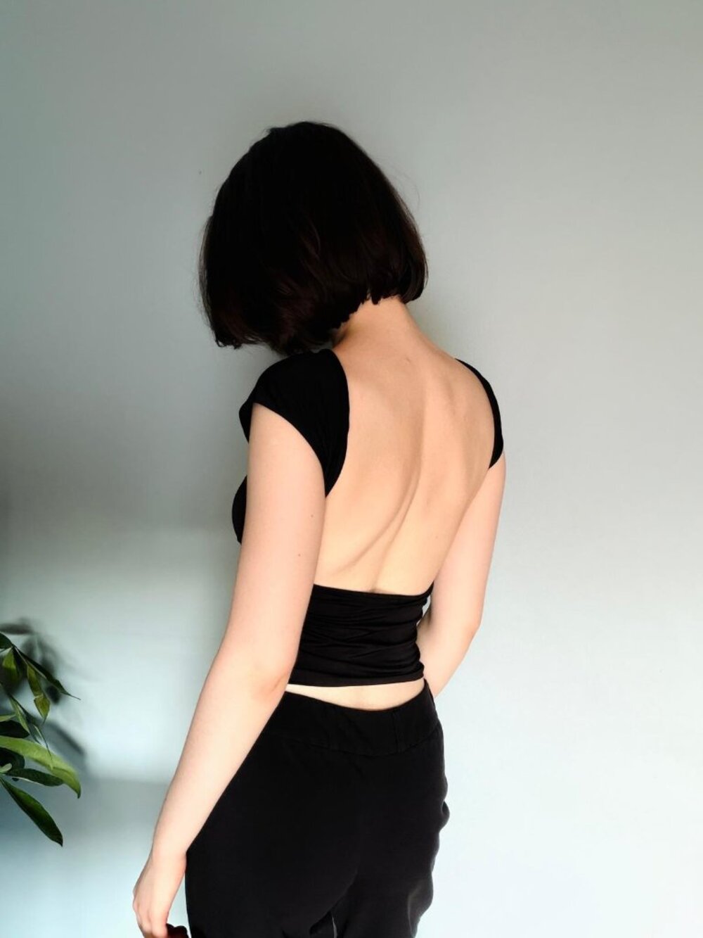 backless open back top black Stradivarius sexy feminine elegant